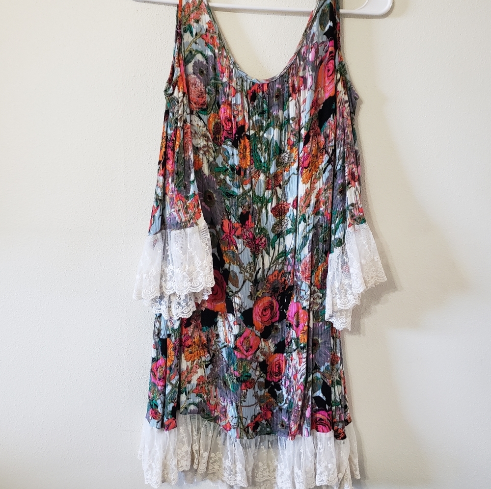 She + Sky Cold Shoulder Floral Dress with Lace
